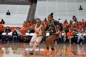 Teisha Hyman and Chrislyn Carr used the full-court press to fuel a scoring run that brought SU within 11 points of BC.