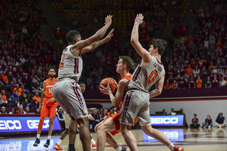 Buddy Boeheim carried the offensive load for Syracuse in the first half, scoring 18 points and tying his career-high with 26.